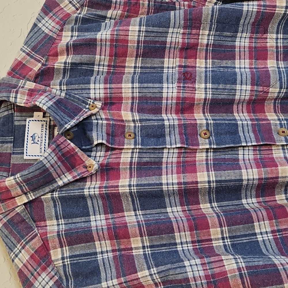 Southern Tide, Classic Fit Button Front, long sleeve shirt, size large - Picture 2 of 10